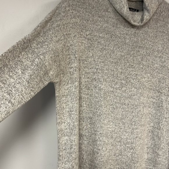 Abercrombie & Fitch Oversized light weight Gray Turtleneck, S, sweater/top - Picture 6 of 7